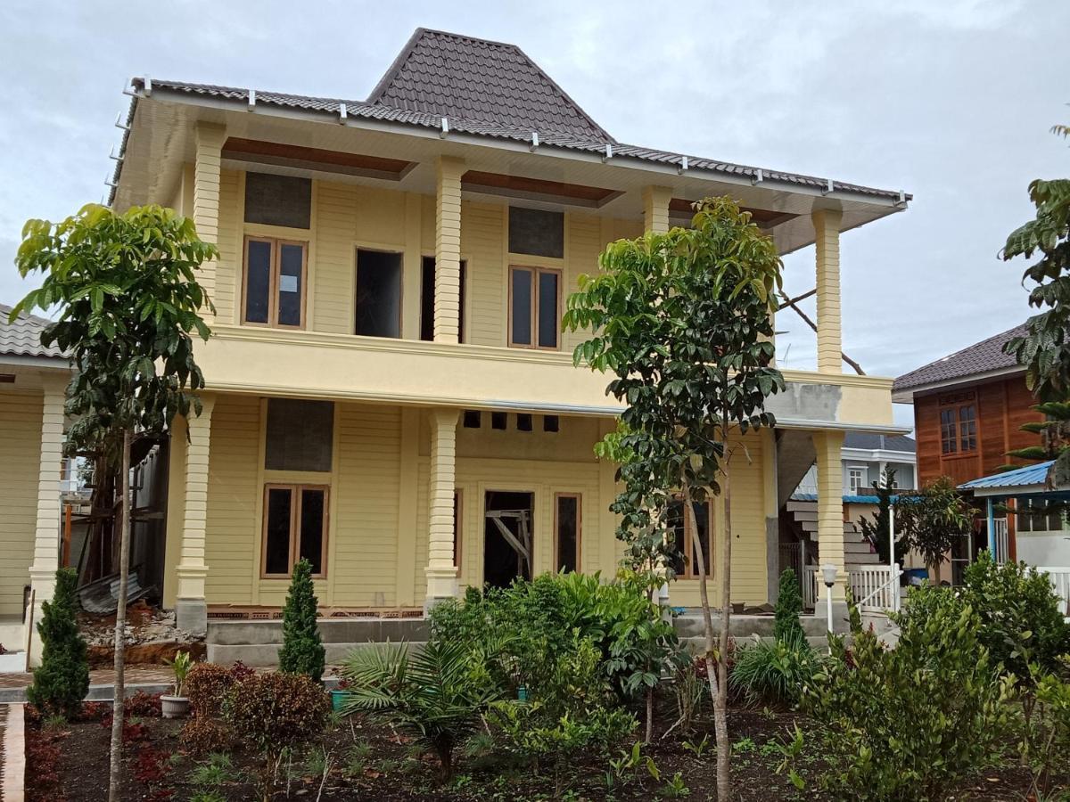 Noah Hotel Silangit Siborongborong Rum bild