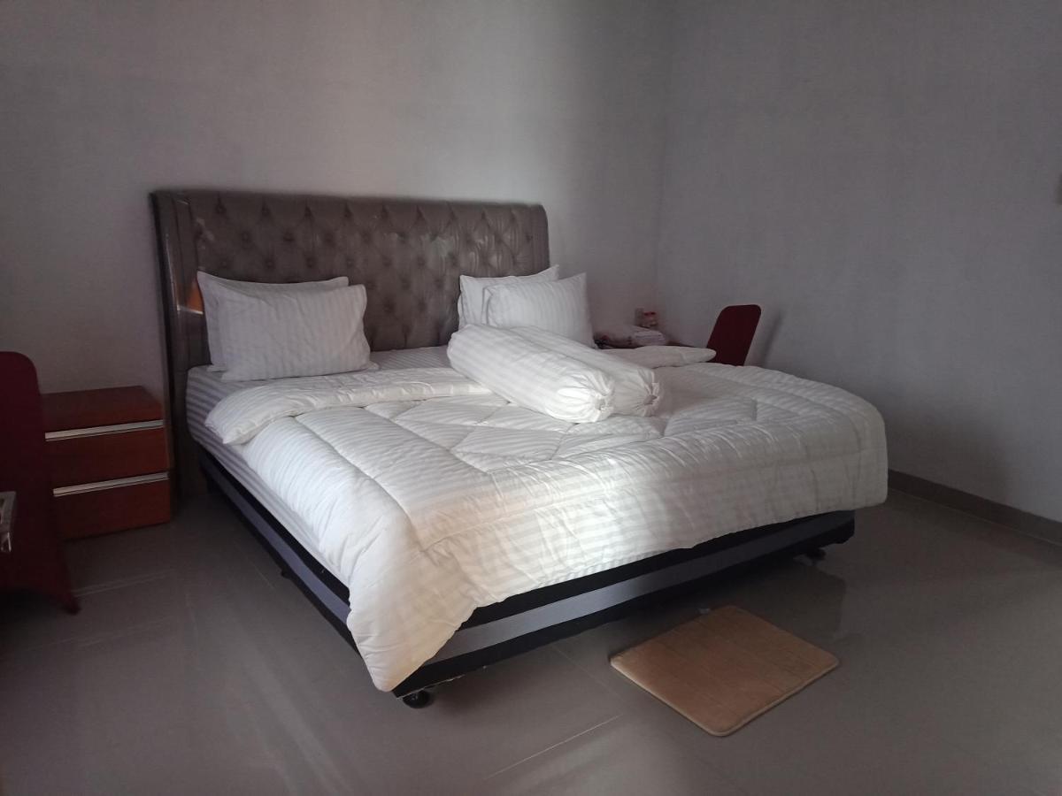 Noah Hotel Silangit Siborongborong Exteriör bild